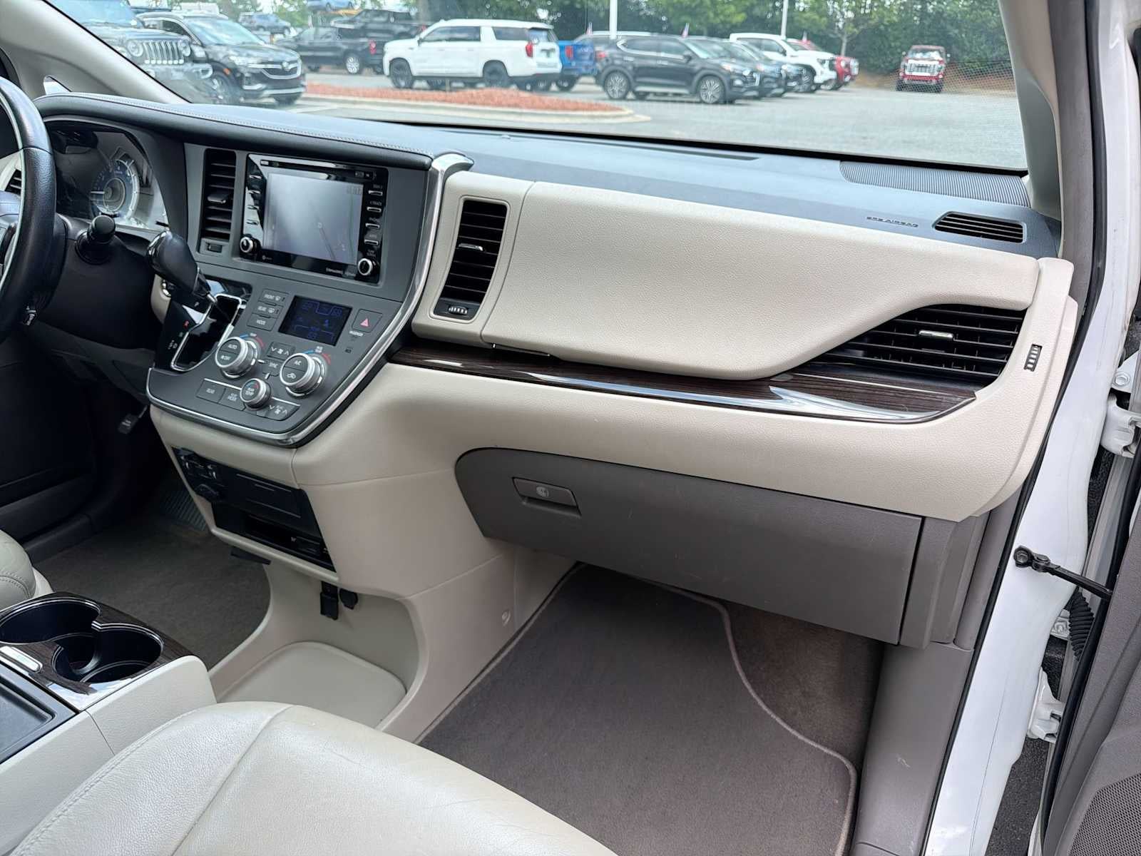 2019 Toyota Sienna XLE Premium