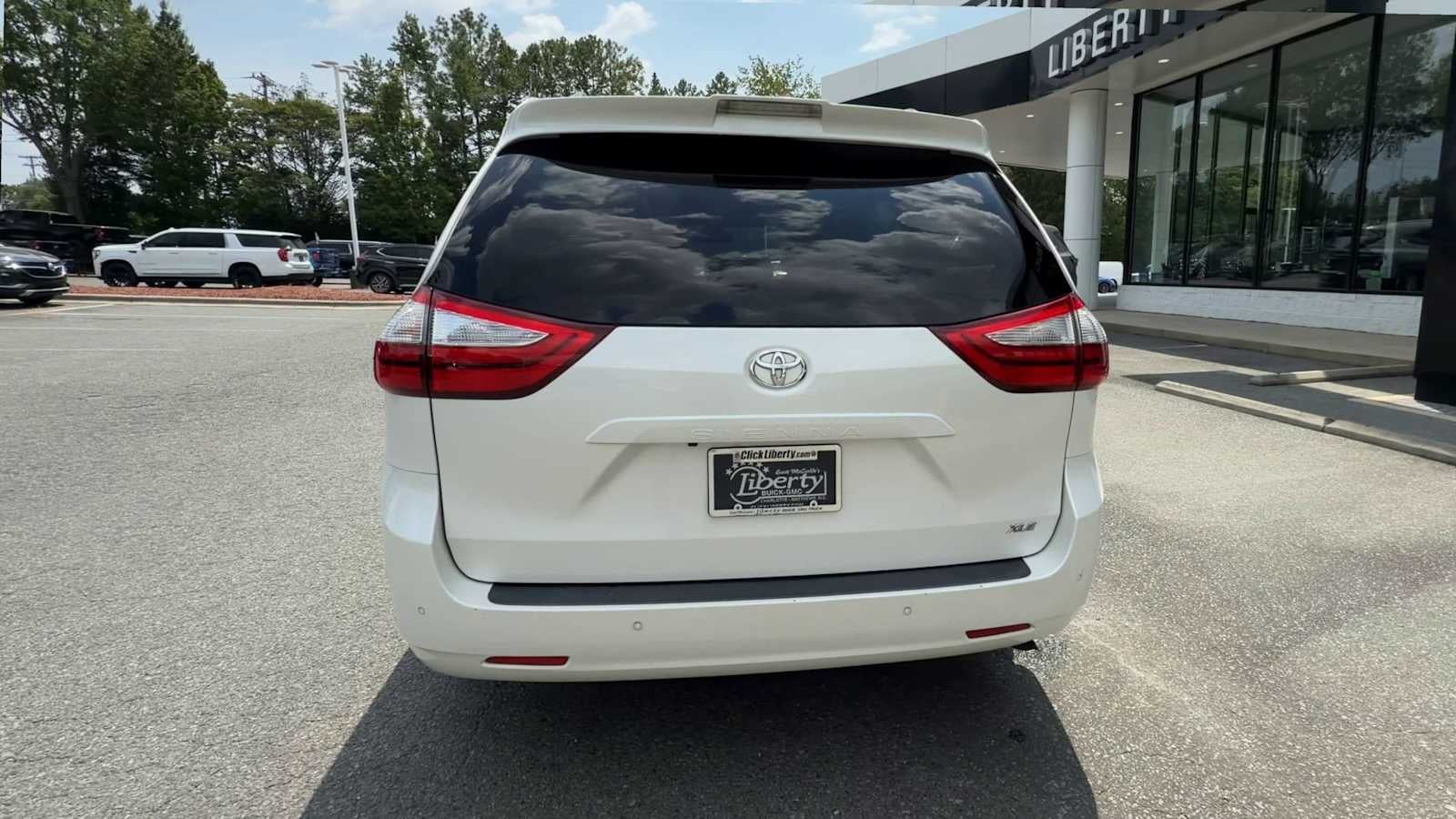 2019 Toyota Sienna XLE Premium