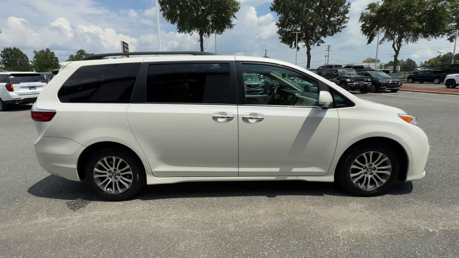 2019 Toyota Sienna XLE Premium