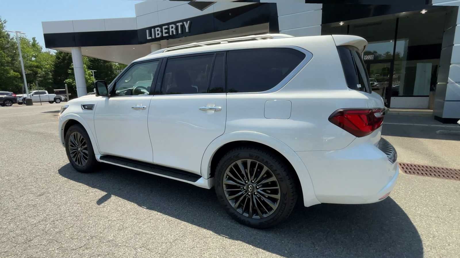2022 INFINITI QX80 PREMIUM SELECT