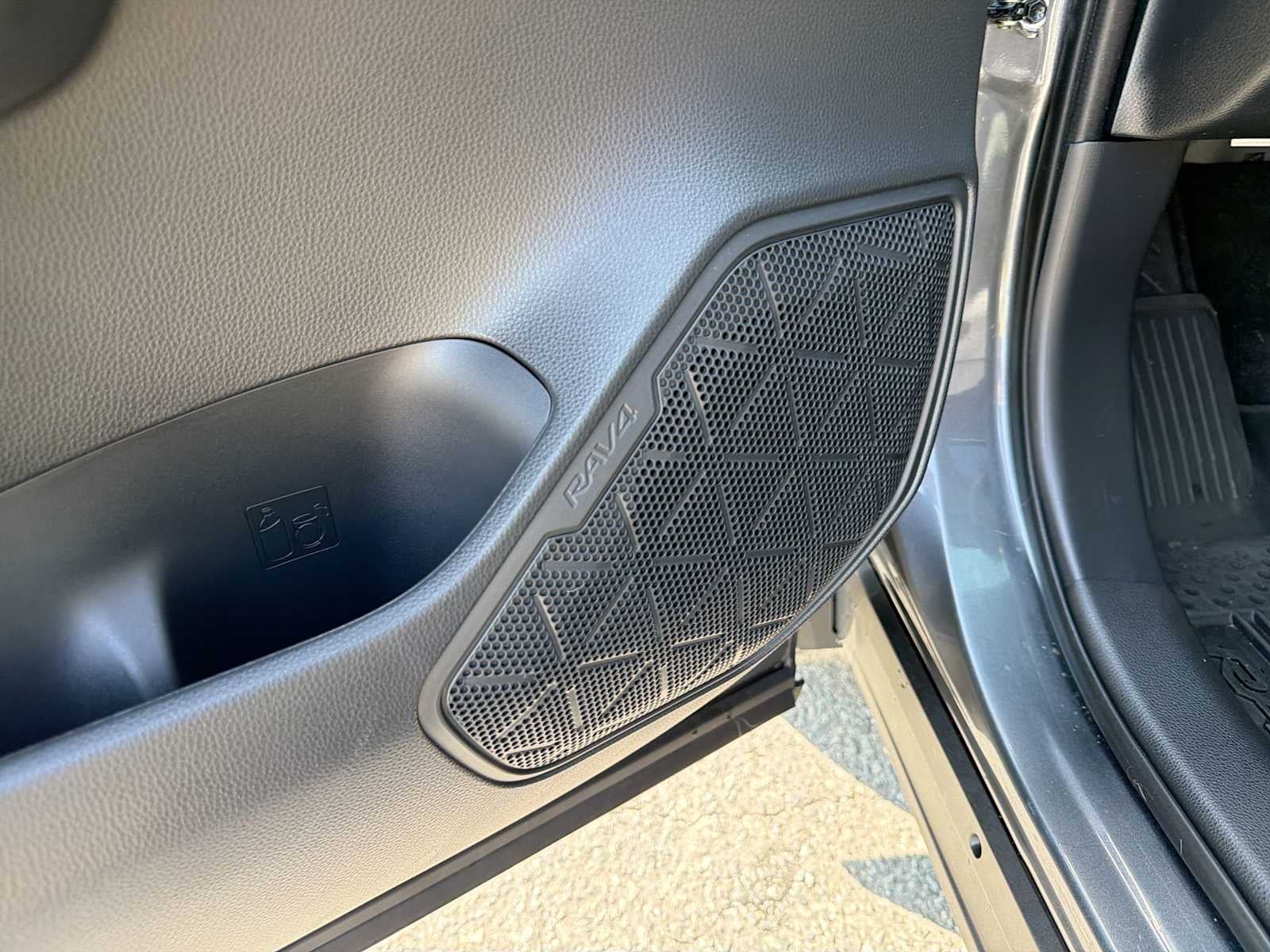 2025 Toyota RAV4 Hybrid XLE Premium