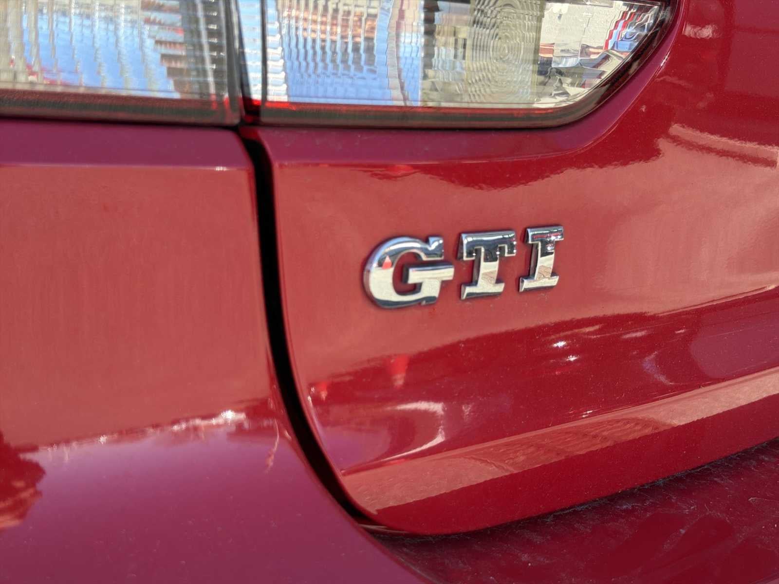 2010 Volkswagen GTI 2dr HB DSG PZEV