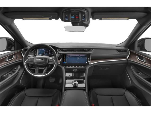 2027 Jeep Grand Cherokee GRAND CHEROKEE LAREDO X 4X4